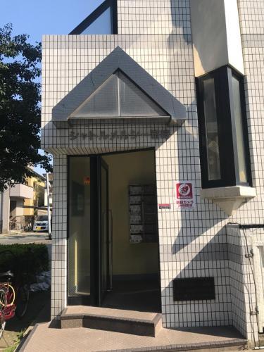 Local Hakozaki Apartment 53