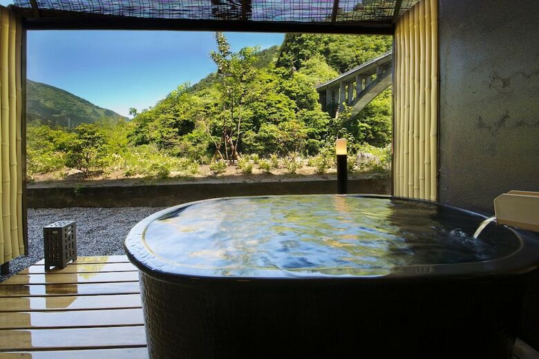 Kurobe Unazukionsen Togen