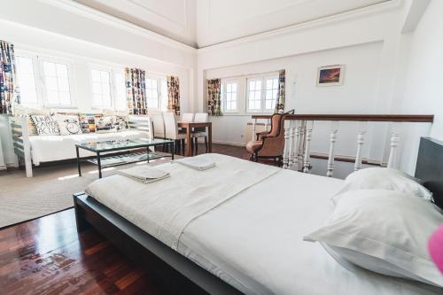 Blue Boutique Hostel & Suites