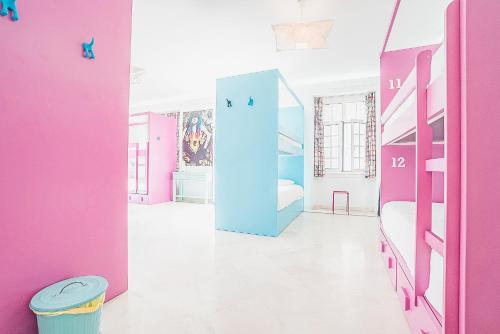 Blue Boutique Hostel & Suites