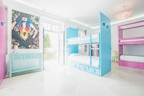 Blue Boutique Hostel & Suites