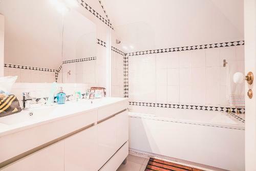 Blue Boutique Hostel & Suites
