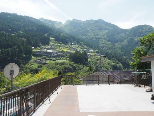 Hostal Iya Vine Bridge Guest House