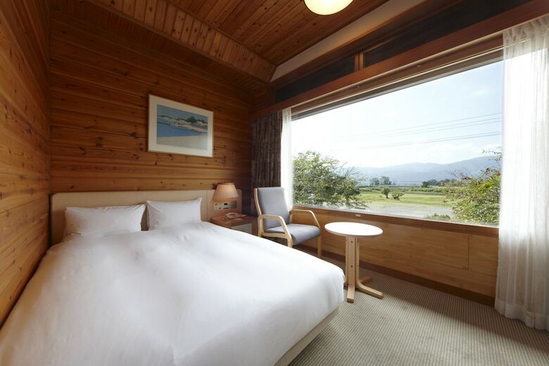 Grand Park Hotel Okubiwako Makino