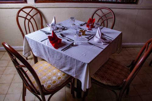 Hotel Izaak Walton Inn