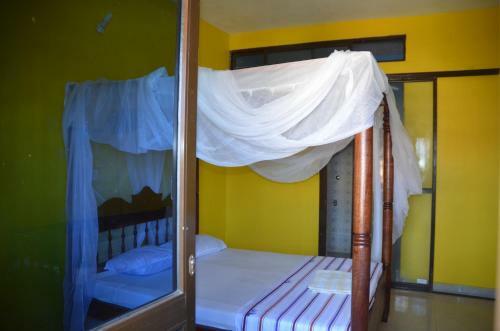 Young Safari Hotel
