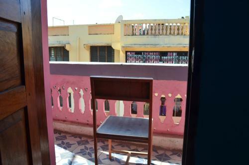 Young Safari Hotel