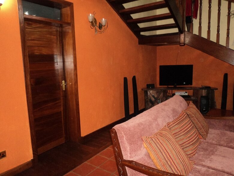 Hostal Sangare Gardens