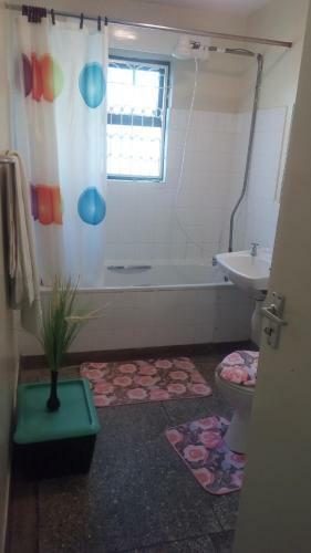 Ginas Haven(3 Bedroomed Apartment)