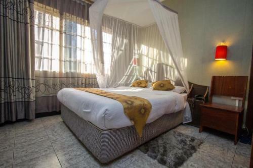 Hotel Embassy