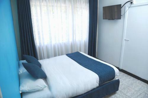 Hotel Embassy