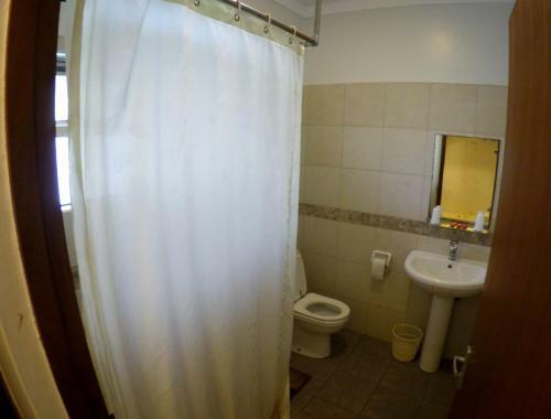 Hotel Amani Gardens Inn