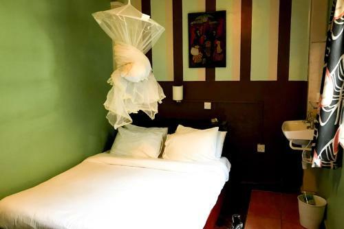 Hotel Amani Gardens Inn