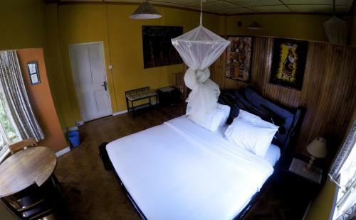 Hotel Amani Gardens Inn
