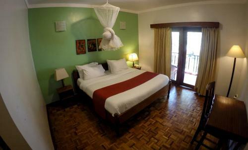 Hotel Amani Gardens Inn