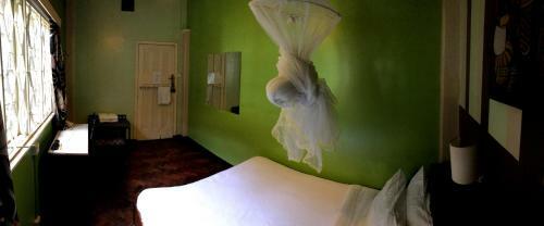 Hotel Amani Gardens Inn