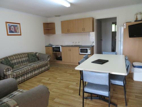 Warrnambool Holiday Park And Motel