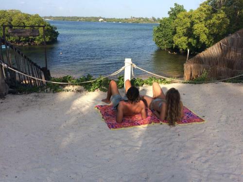 Hotel On-the-beach Backpackers