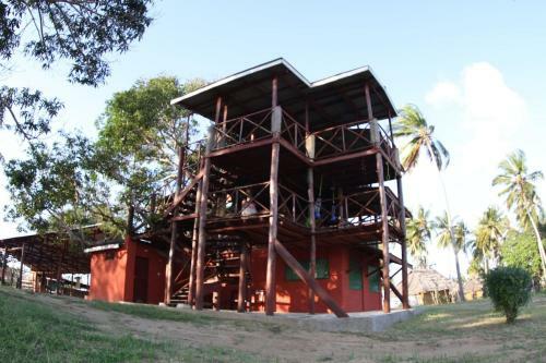 Lodge Eagle Camp Mida Creek