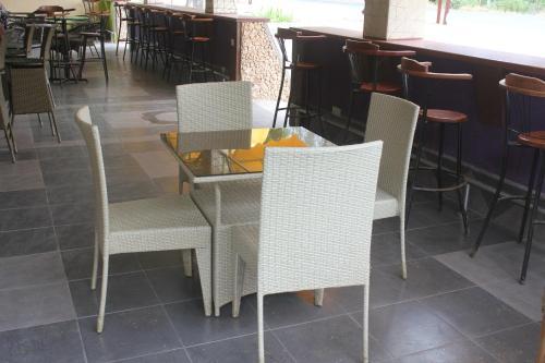 Hotel Manyatta Resort & Apartments