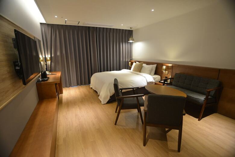 New Grand Hotel