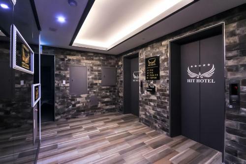 Hit Hotel