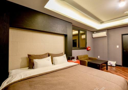 French Code Hotel