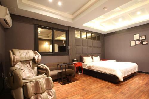French Code Hotel