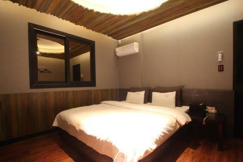 French Code Hotel