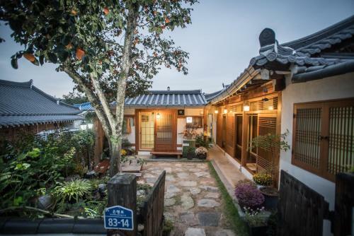 Hostal Hanok Story Guesthouse