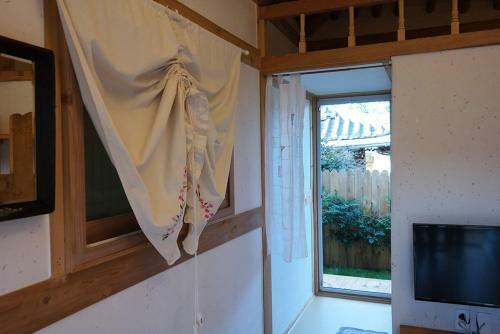Hostal Yeonwoodang Guesthouse