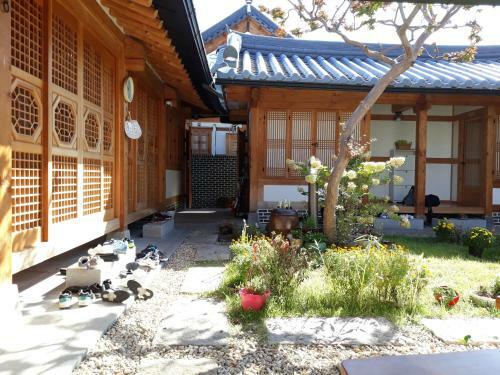 Hostal Sarangnamoo Hanok Guesthouse