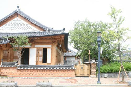 Hostal Sarangnamoo Hanok Guesthouse