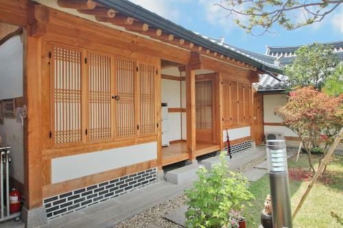 Hostal Sarangnamoo Hanok Guesthouse
