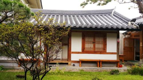 Hostal Sarangnamoo Hanok Guesthouse