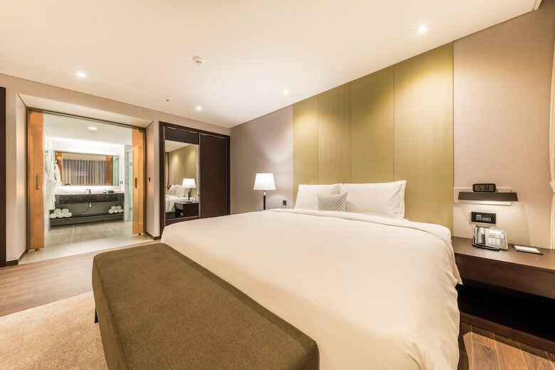 Hotel Howard Johnson By Wyndham Incheon Airport