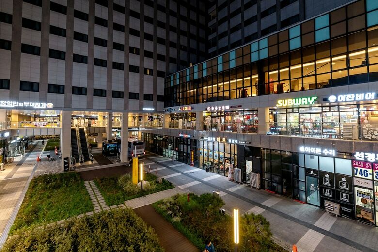 Hotel Howard Johnson By Wyndham Incheon Airport