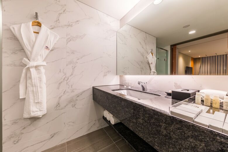 Hotel Howard Johnson By Wyndham Incheon Airport