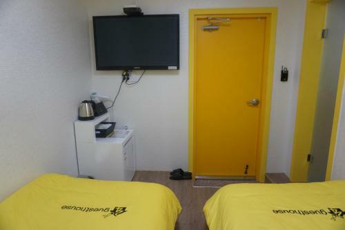 Hostal 24 Guesthouse Nampo Station