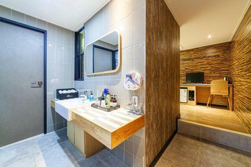 Busan Station Popcorn Hotel