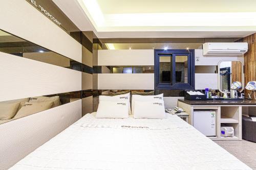 Busan Station Popcorn Hotel