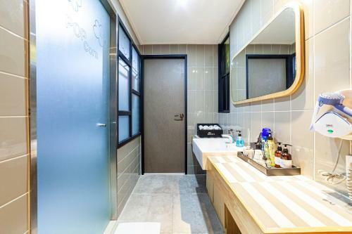 Busan Station Popcorn Hotel