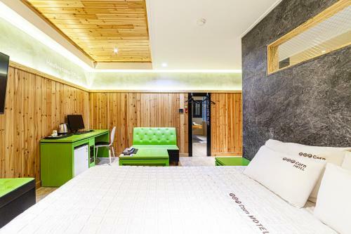 Busan Station Popcorn Hotel