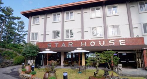 Hotel Star House