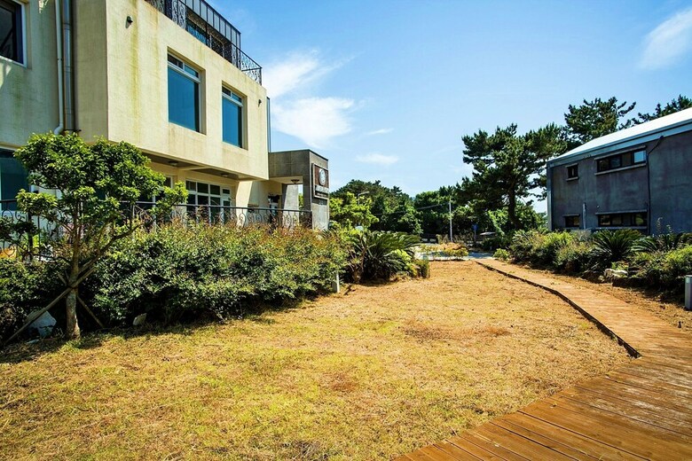 Engedi House