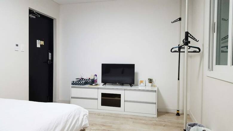 Hostal Bj Stay