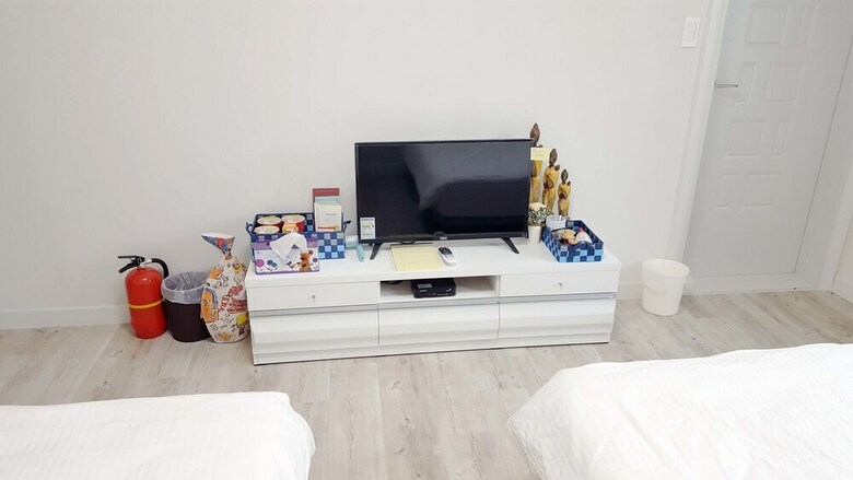 Hostal Bj Stay