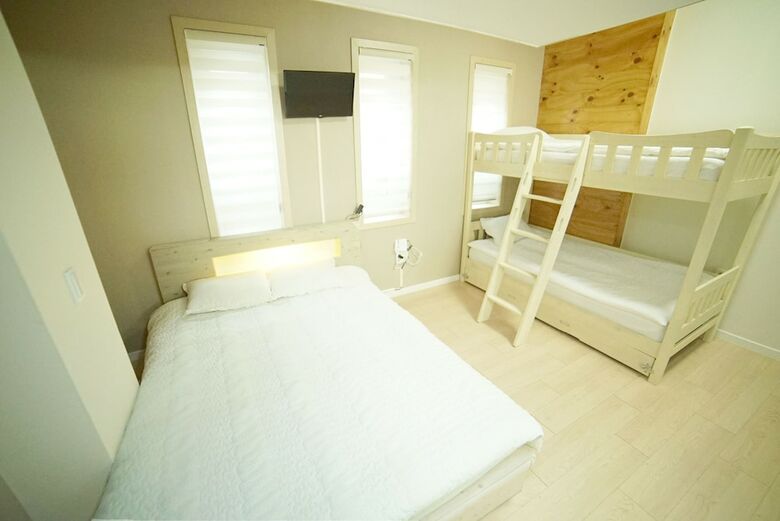 Hostal Yolo Guesthouse