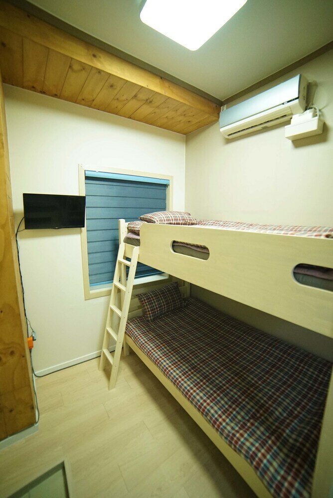 Hostal Yolo Guesthouse