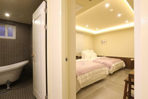 Boutique Hotel February Songjeong